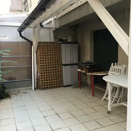 Cosy Near Herastru Park ブカレスト
