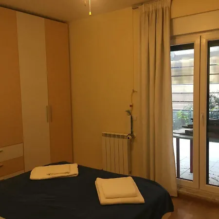Apartman Cosy Near Herastru Park